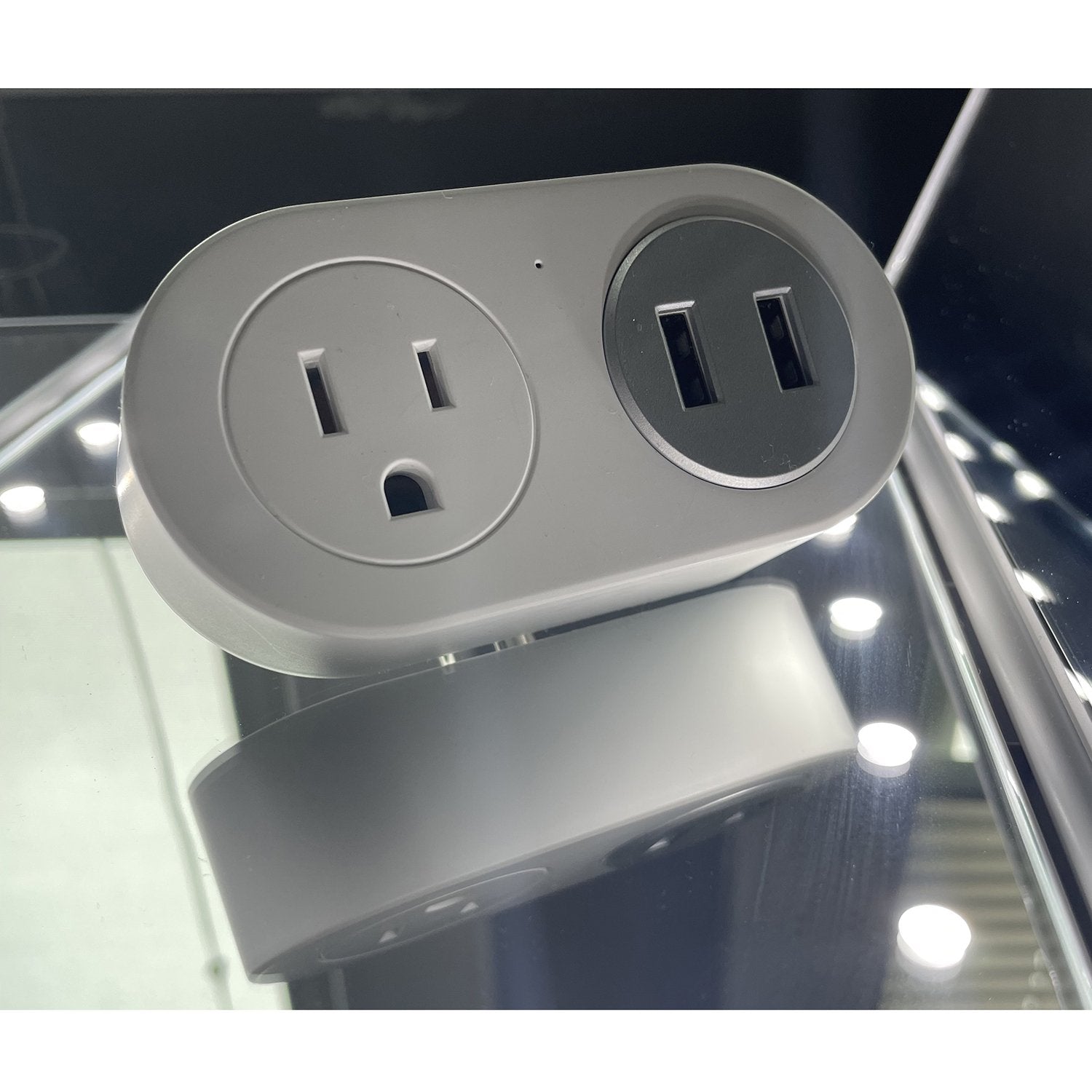 Smart Plug with USB